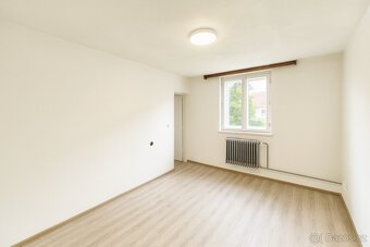 Rodinný dům k rekonstrukci Tlumačov - 16