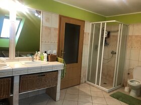 Prodej komerčního RD s bydlením, zahradou a garáži Morkovice - 16
