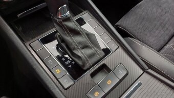 Superb Sporline 2.0 TSI 200kW -PANORAMA-WEBASTO-1.maj-ČR - 16