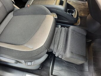 Citroën Grand C4 Picasso EXCLUZIVE 2.0HDi 7 MÍST LED,KAMERA - 16