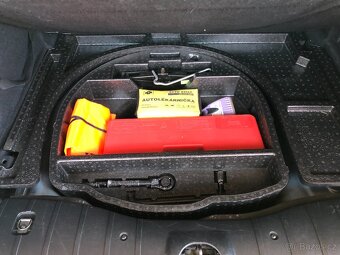 PEUGEOT 207 1.4 SW 8V URBAN 1 majitel - 16