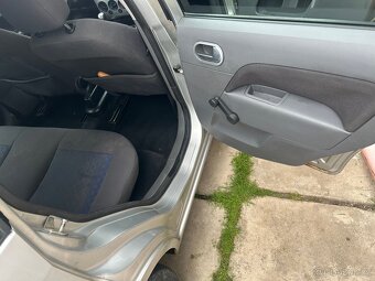 Ford fiesta 2003 - 16