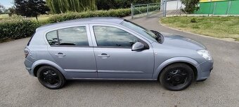 Prodám Opel astra H 1.4i 16V 66Kw r.v.2010 naj.160tis. - 16