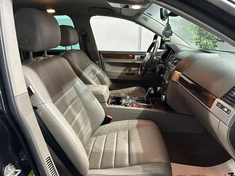 Volkswagen Touareg 3,0 TDI BI-XEN KŮŽE TAŽNÉ BEZ KOROZE - 16