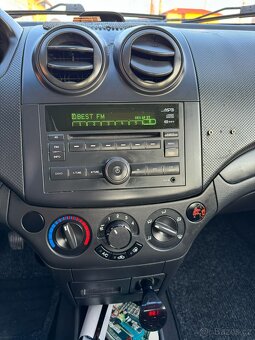 Chevrolet Aveo 1.2 8v Komfort - 16