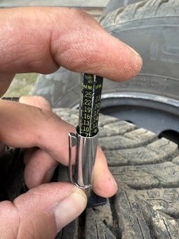 Zimní sada BMW - 5x120 - 195/65/15 vzorek 7,5mm - 16