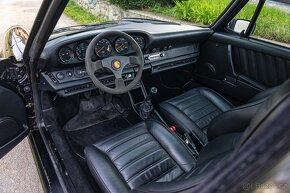 1976 Porsche 911 Targa - 16
