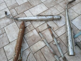 Jawa 50 pionyr - výfuky, krize - 16