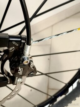 Enduro GT Sensor PRO 27,5  vel. L, FOX Performance- TOP stav - 16