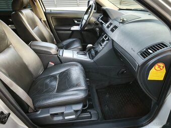 Prodám Volvo XC90 AWD 2.9T 200kW - 7 míst - 16