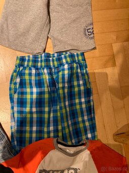 Balík věcí kluk 122,128 - 16