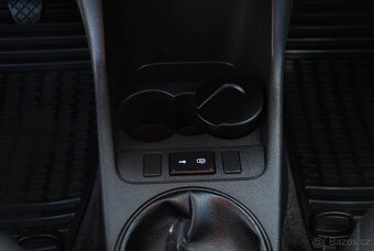 Škoda Fabia 2 kombi 1.4 63kW - klimatizace - ESP - 16