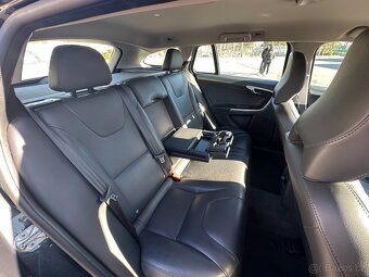 Krásné Volvo V60 D6 AWD 208KW, TAŽNÉ 1800KG - 16