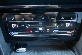 Volkswagen Passat Variant 2.0 TDI EVO Elegance DSG - 16