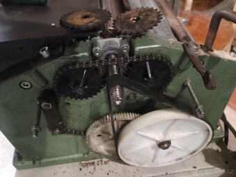 Hoblovka (srovnávačka) s protahem Elektra Beckum HC260 - 16