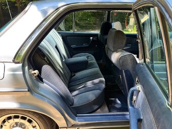 Mercedes-Benz W123 LUX 280E MANUÁL - 16