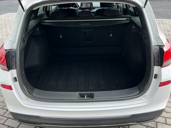 Hyundai i30 1.6 CRDI SMART ČR NOVÉ - 16
