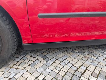 VW Golf V - 1,6 FSI - 85 KW benzin / 6 kvalt - 16