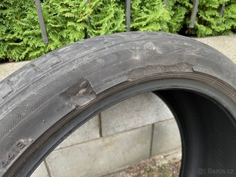 Prodám 3 letní pneu Bridgestone 235/40R19, vzorek 5 mm - 16