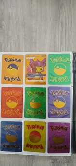 Pokemon karty v albu - 16