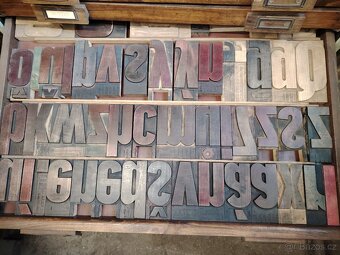 Dřevěné tiskařské písmena - 16
