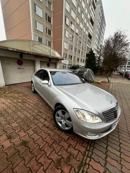 221 Mercedes-Benz - 16