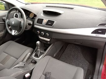 Prodám Renault Megane kombi 1.5DCI 78Kw r.v.2010 - 16