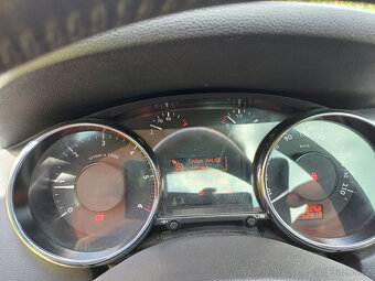 Prodám Peugeot 5008 1,6HDI 82 kw - 16