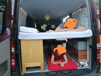 Mercedes Sprinter obytný - 16