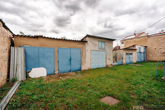 Prodej bytu 3+1 71m² se zahrádkou a dvougaráží – Nádražní - 16