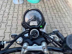 Triumph Street Twin - 16