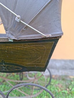 Starožitný kočárek pro panenkyč. 490 - 16