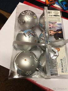 NOVÉ VÁNOČNÍ BÁŇKY OZDOBY DISNEY - 16