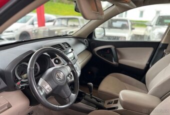 Toyota RAV 4 2.4i Limited benzín 125kw - 16