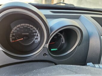 Dodge Nitro - 16