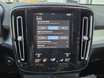VOLVO XC40 120kW T3 MOMENTUM Automat ČR 2021 LED NAVI -DPH - 16