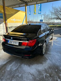 BMW 740d F01 - 16