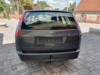 Ford Focus 1,6i 74Kw r.v.8/2006 najeto 119000Km Výbava Ghia - 16