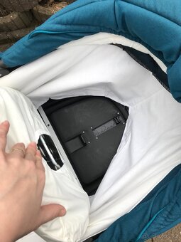 Kočárek Tudor - 16