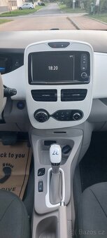 Renault Zoe plně elektrické auto 25 000km - 16