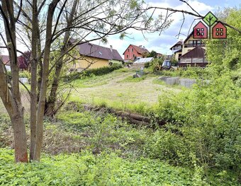 Stavební pozemek 1027 m2, příroda, Oparenské údolí, obec Vel - 16