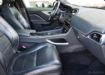 Jaguar F-Pace 30d AWD S PANO TAŽNÉ MERIDIAN - 16
