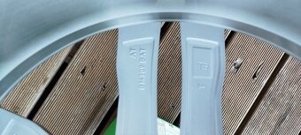 BMW Alu kola 5x120 r19 - 16