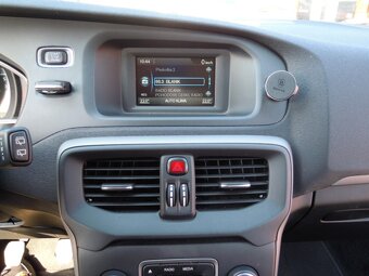 Volvo V40 D2 2.0D 88kw(120hp) r.v.11/2016 ČR - 16