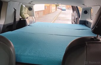 Prodám TOYOTA FJ CRUISER - 16