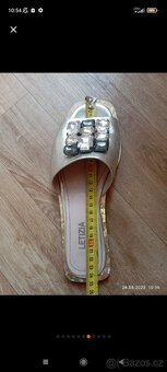 Prodáme Herkules lepidlo obsah 500 gr .za 80kč. - 16