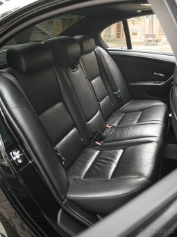BMW M5 E60 V10 - 16
