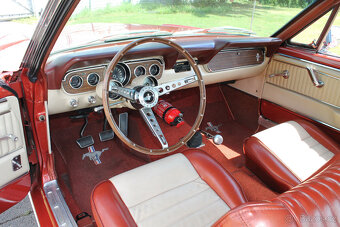 1966 Ford Mustang Fastback 289 V8, manuál, perfektní stav - 16