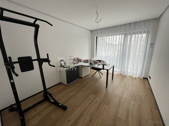 Dvojdům, novostavba a rekonstruovaný RD, 2x 200m2, pozemek 7 - 16