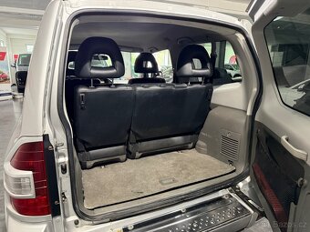 Mitsubishi Pajero 3,5 GDI UZÁVĚRKA TAŽNÉ - 16